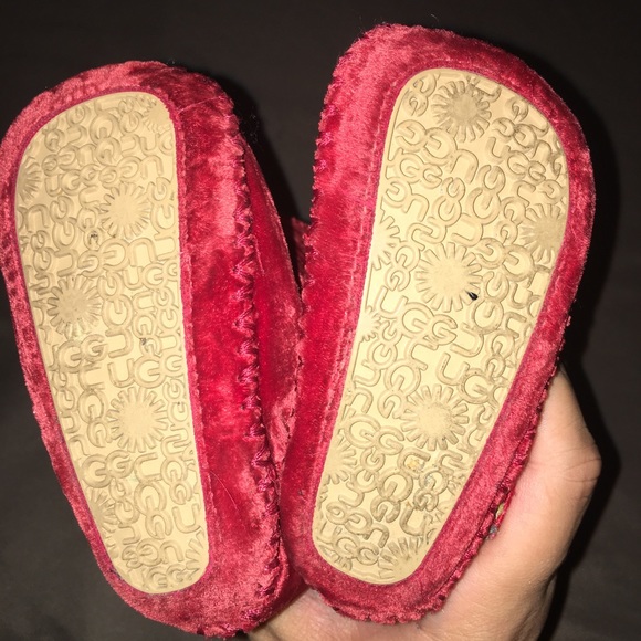🚫SOLD🚫Toddler size 2/3 Uggs - Picture 4 of 4